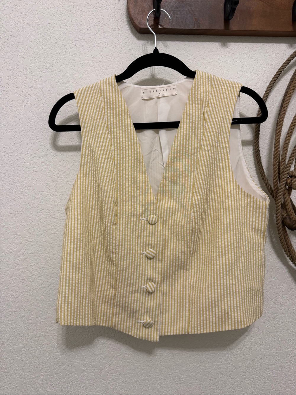 ☀️ Missguided Yellow Stripe Seersucker Crop Vest / Waistcoat - Size M